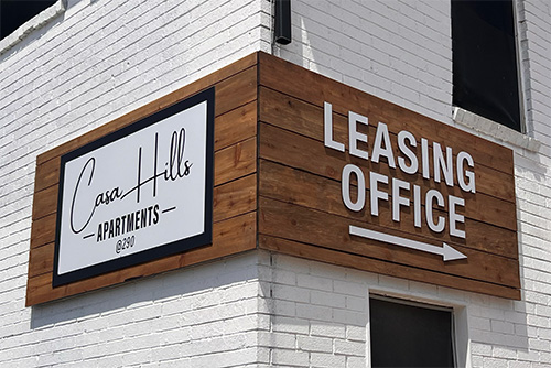 Casa Hills Apartments Outdoor Sign